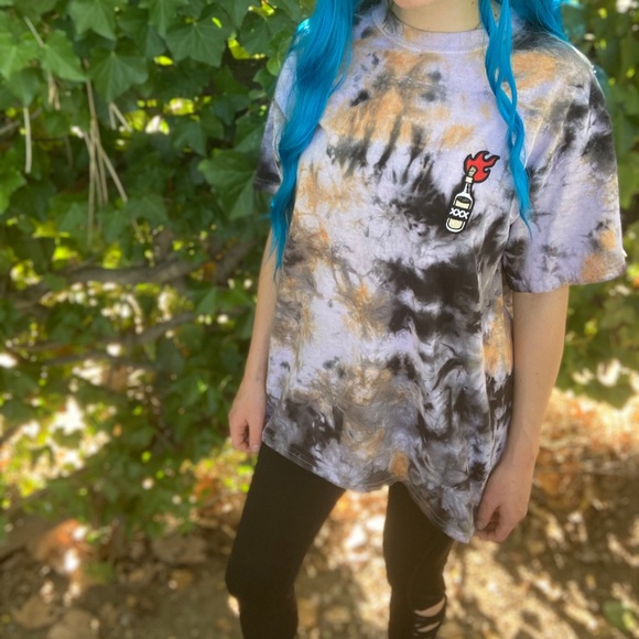 𝚆𝚑𝚊𝚝𝚜 𝚢𝚘𝚞𝚛 𝚙𝚘𝚒𝚜𝚘𝚗?🧡🖤 - Picture 2 of 9